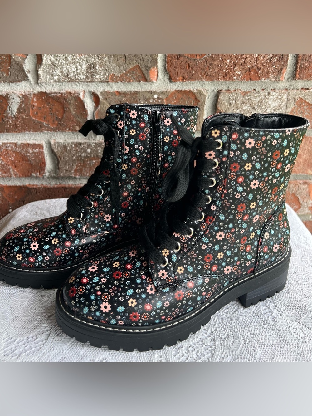 Sugar Black Floral Lace-Up Combat Boots for Women size 6